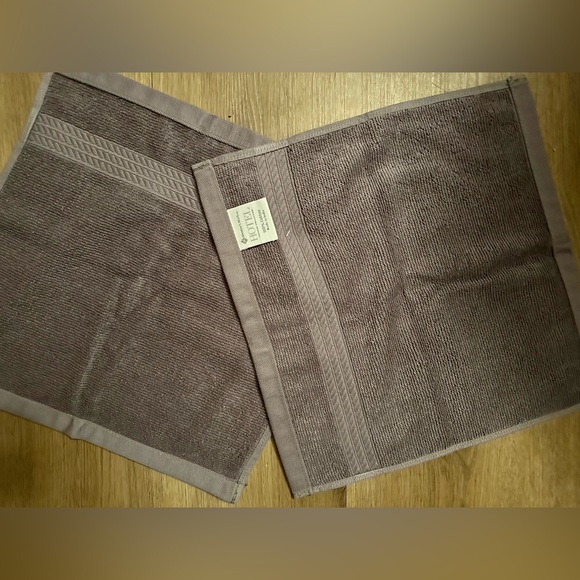 Grey towel set NWT - Picture 3 of 3